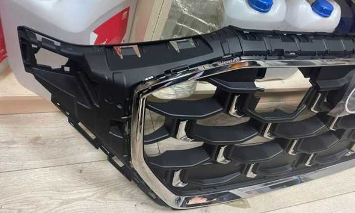 Решітка радіатора Audi Q8