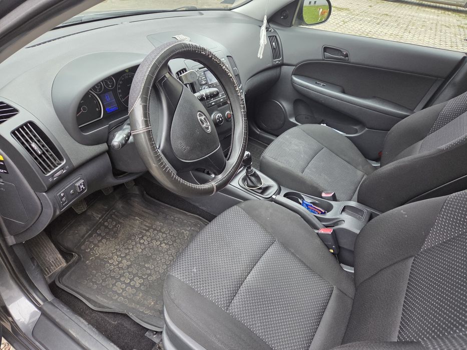 HYUNDAI I30 1.4  Benzyna+GAZ 2009