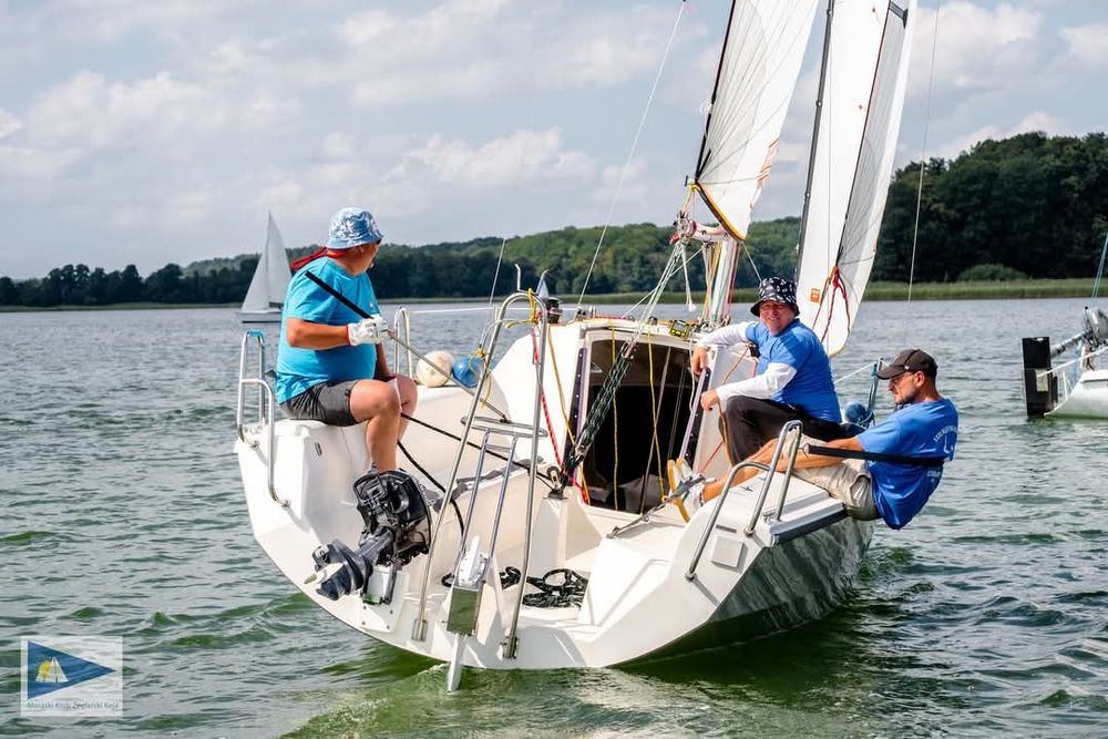 Sprzedam yacht żaglowy Saturn 23 GT turystyczno-regatowy  ,kompletny