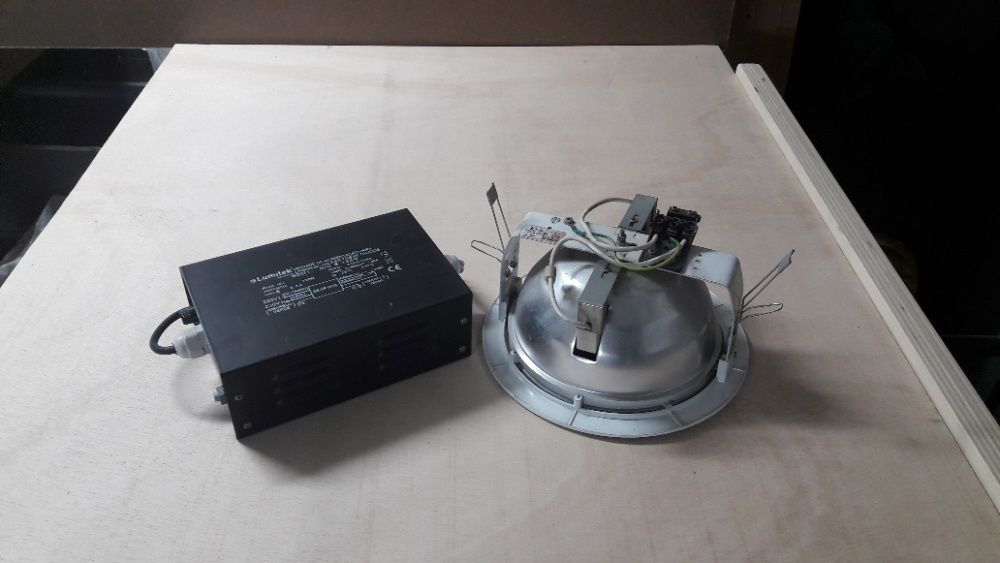 4 Projetores de tecto