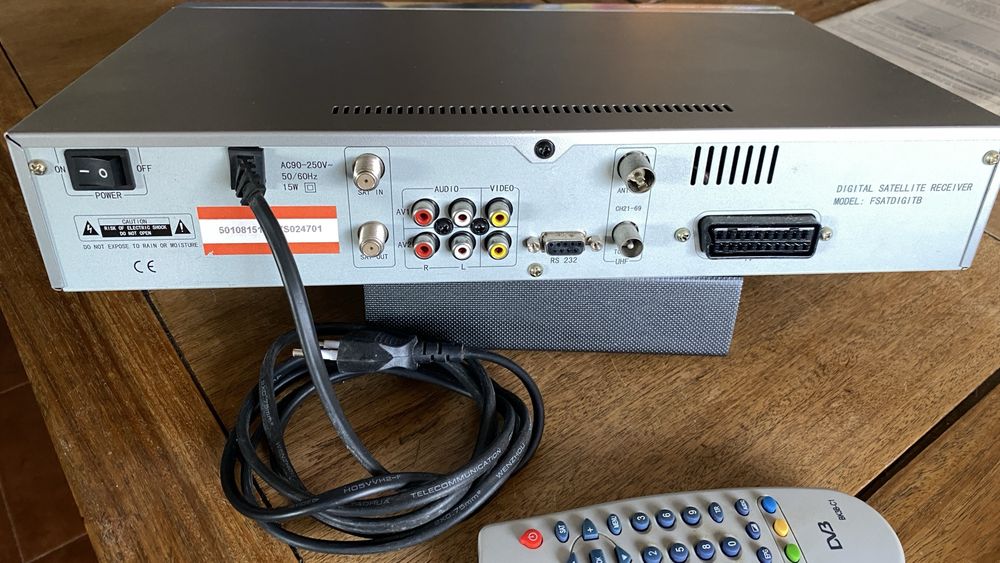 Receptor digital para dois satelite