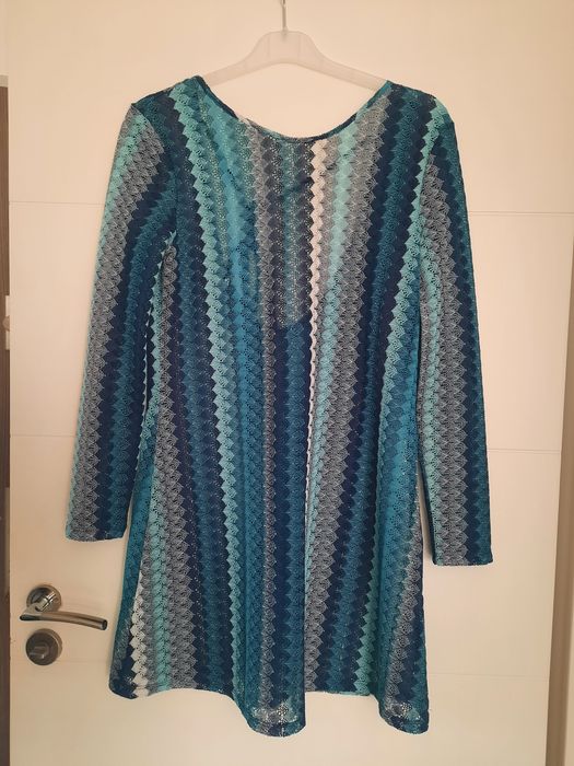 Piękna koronkowa sukienka