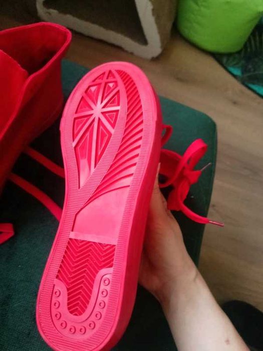 Nowe nieużywane trampki tenisówki całe czerwone