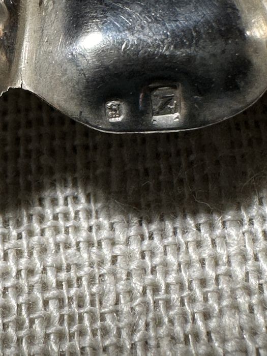 Aneleira, prata marcada