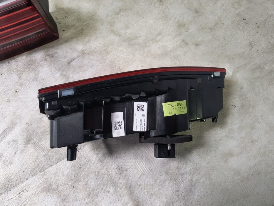 Lampa lewa lub prawa tylna w klapę VW Multivan T7 lewy prawy tył