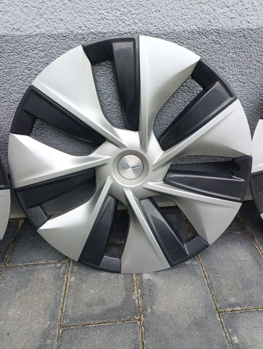 ковпаки tesla model Y R19