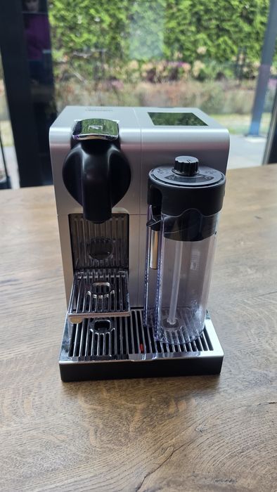 Ekspres na kapsułki Nespresso DeLonghi EN750 MB Lattissima Pro