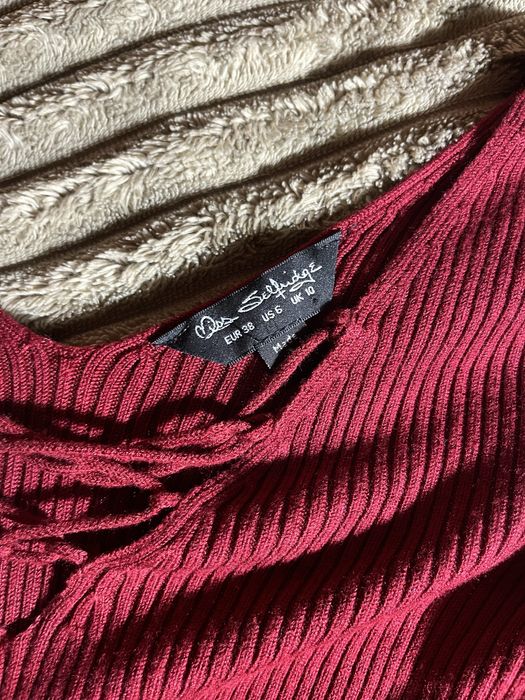 Сукня червона тепла