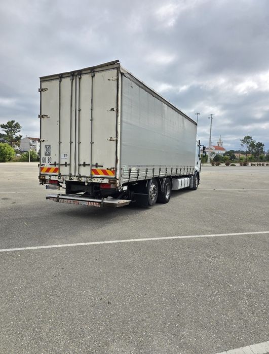 Camião renaulte premium