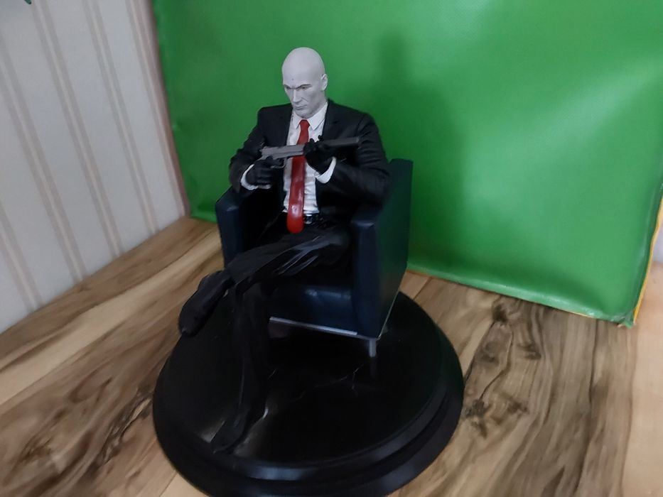 Колекційна статуя Hitman, рік випуску 2015 рік,
