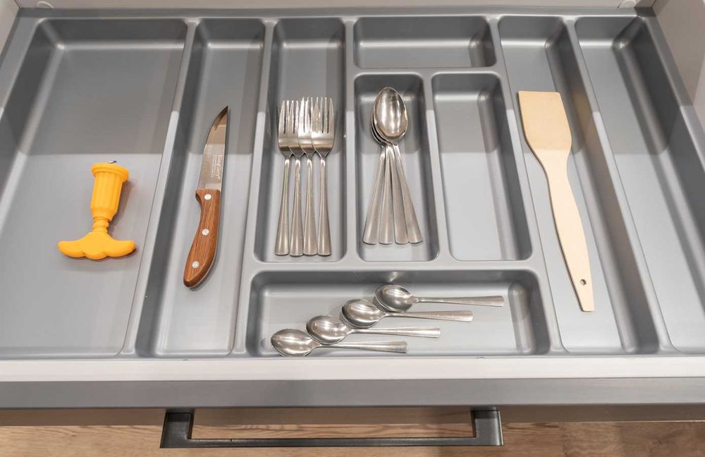 Оренда подобово - затишний смарт із ванною, біля метро. Світло 24/7.