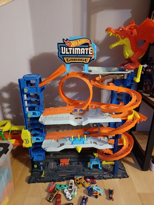 Mega garaż hot wheels