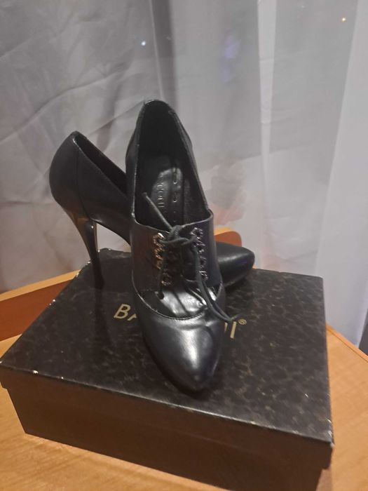 Жіноче взуття батільйони