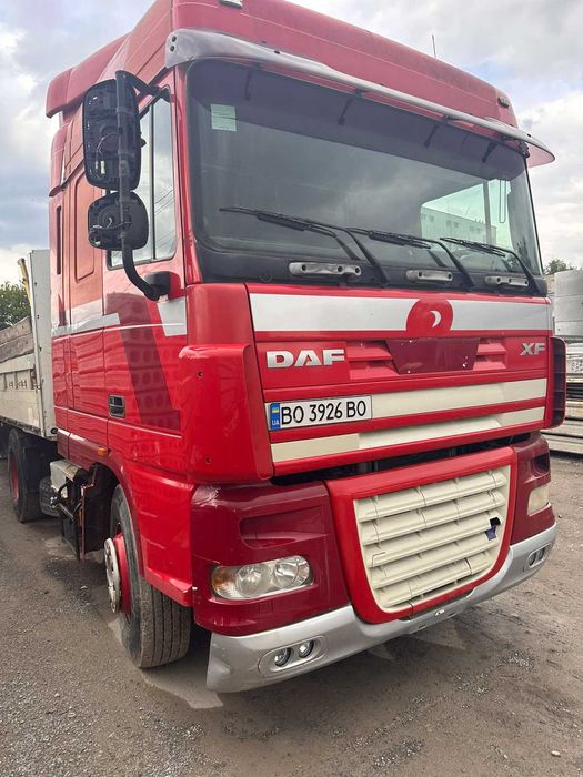 Тягач вантажний DAF XF 105