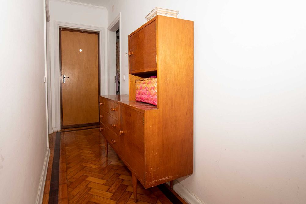 Amplo apartamento T3 em zona nobre de Coimbra