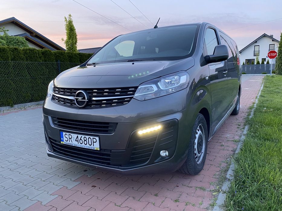 Wynajem busa - idealny na wycieczki