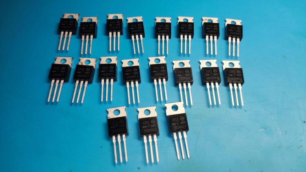 Діод шотткі MBR20200CT