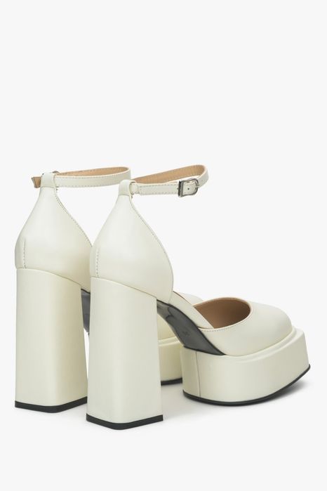 Туфлі Ankle strap шкіряні молочні Estro
