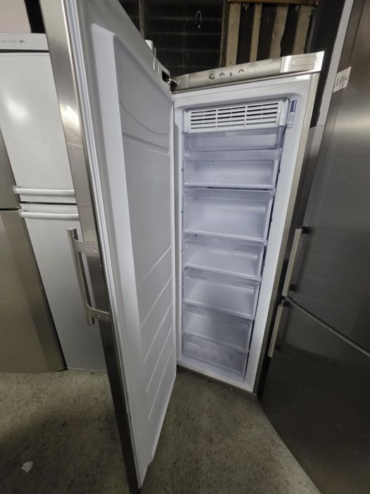 Arca vertical Ariston Hotpoint