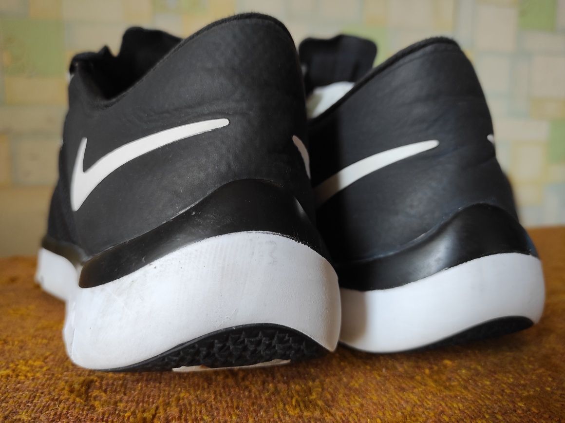 NIKE FREE Trainer 5.0