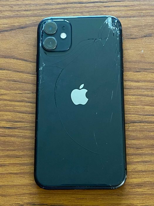 iPhone 11 64GB z wadami