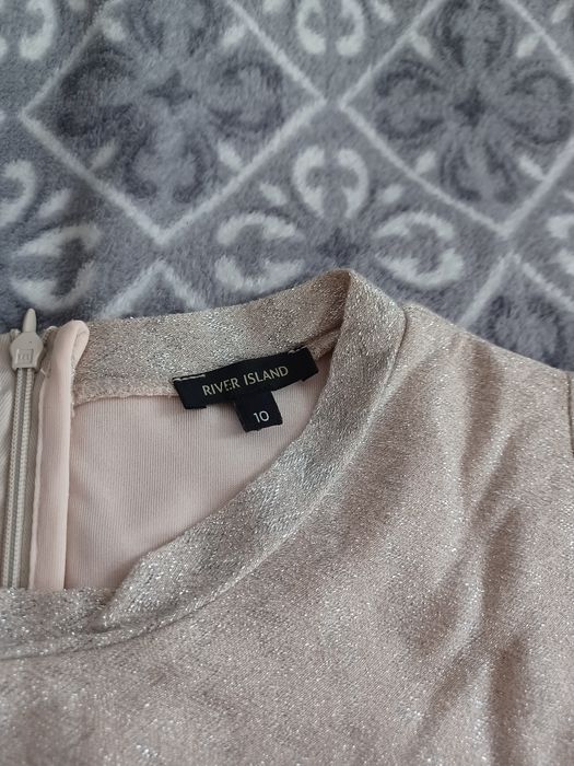 Sukienka zlota nitka