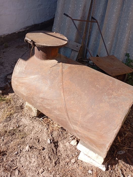 Ємність для води або інших рідин