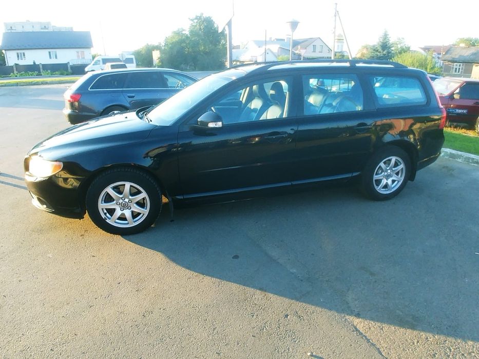 Продам Вольво В70 2,4мотор дизель 2007р.автомат,пригнаний зі Швеції,