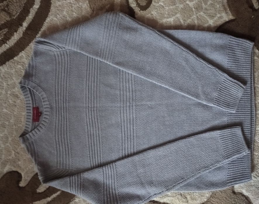 Чоловічий светр.