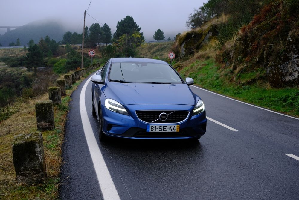 Volvo V40 D2 R-Design — fotografia 4