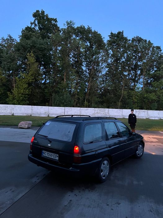 Продам Ford escort  1.4