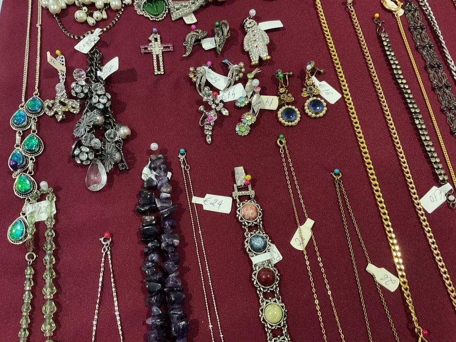 Broches pendentes fios colares anéis prata 925