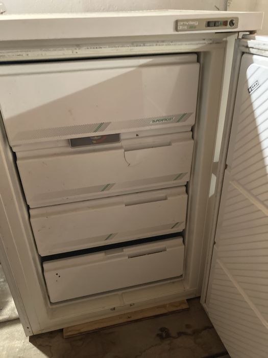 Продам морозильну камеру