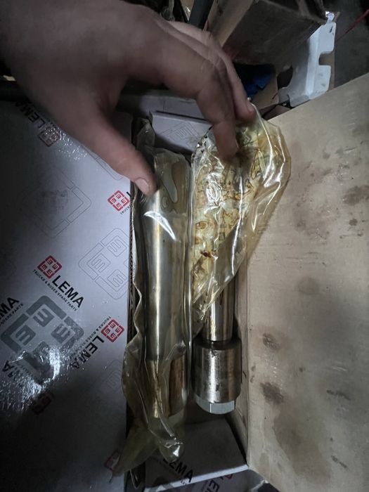 Ремкомплект шкворня на ДАФ  новий.