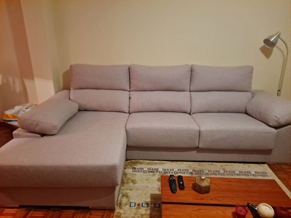 Sofá com chaise longue