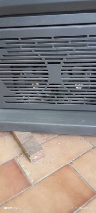 Salamandra a lenha marca Solzaima ventilada