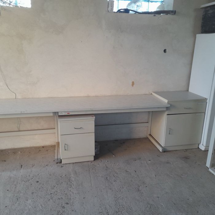 Столи   .  тумби .меблі для гаража