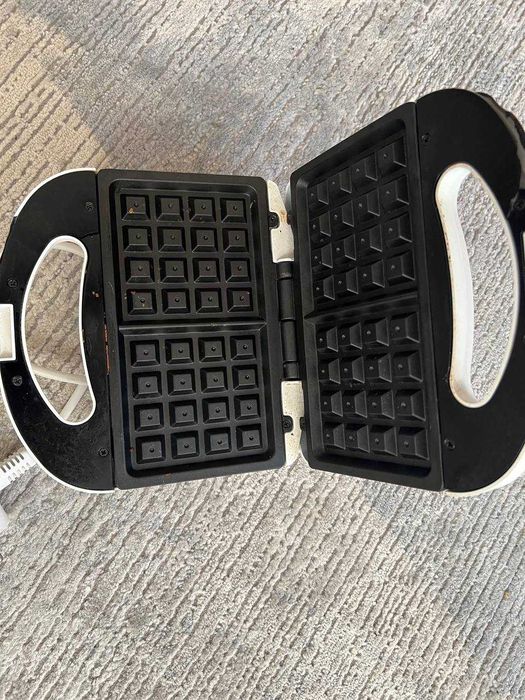 Вафельница/Вафельниця  VITEK VT-7150 W