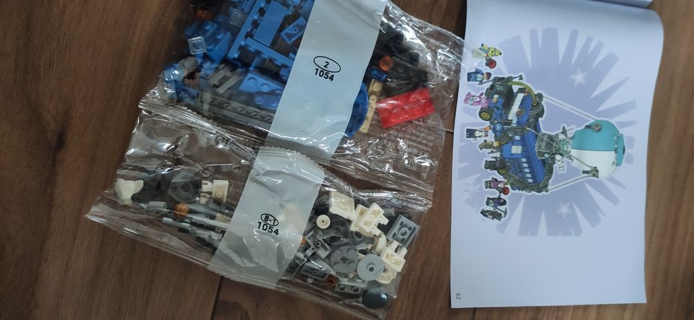 Fortnite bus bojowy jak LEGO