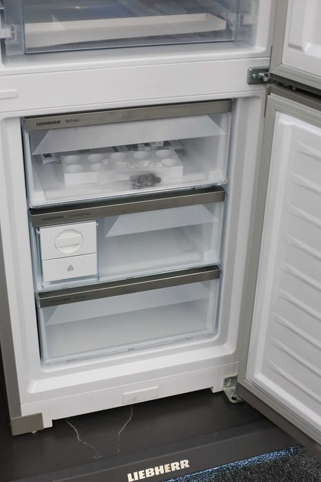 Chłodziarko-zamrażarka Liebherr CBNsda 5723 z Biofresh Ekspozycja