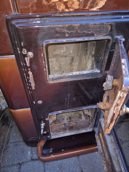 Piecyk kaflowy grzewczy.