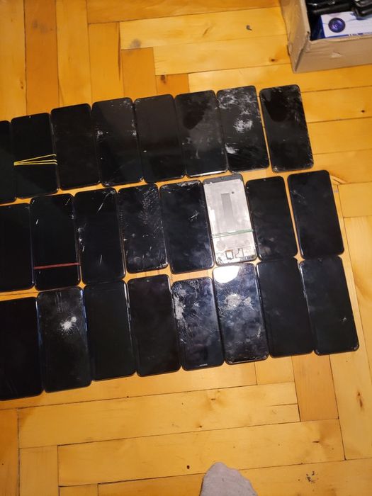 Лот 45+ телефонов