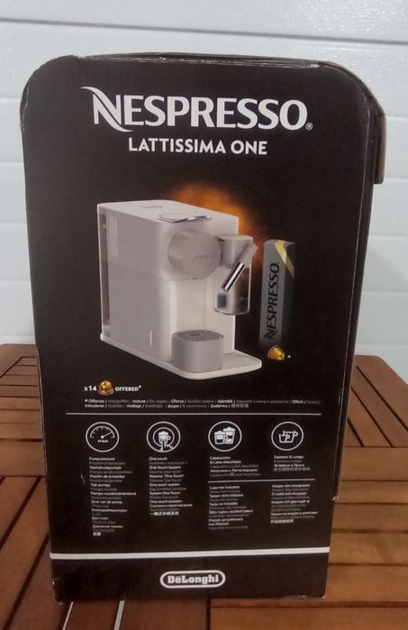 Máquina de café Delonghi Nespresso
