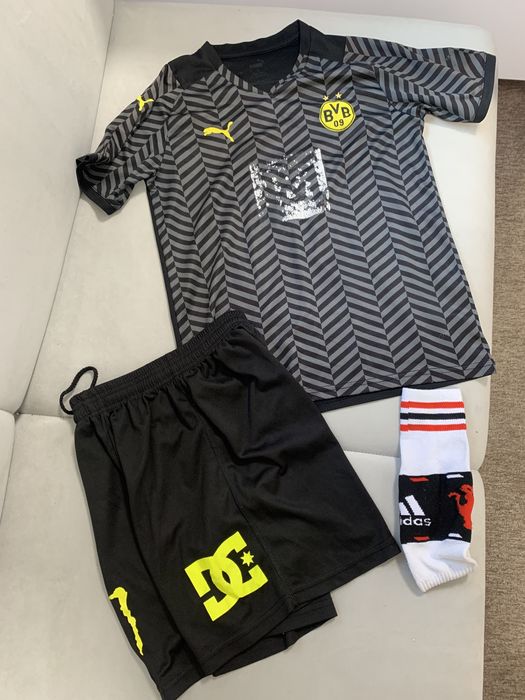 Футбольная Форма  и гетры  12лет 152см