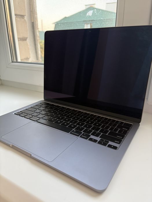 MacBook Air M2 16/256 GB — 98% АКБ, идеальное состояние