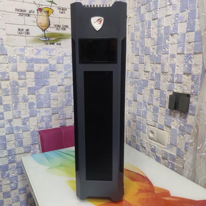 Системный блок ПК с кастомной системой водяного охлаждения