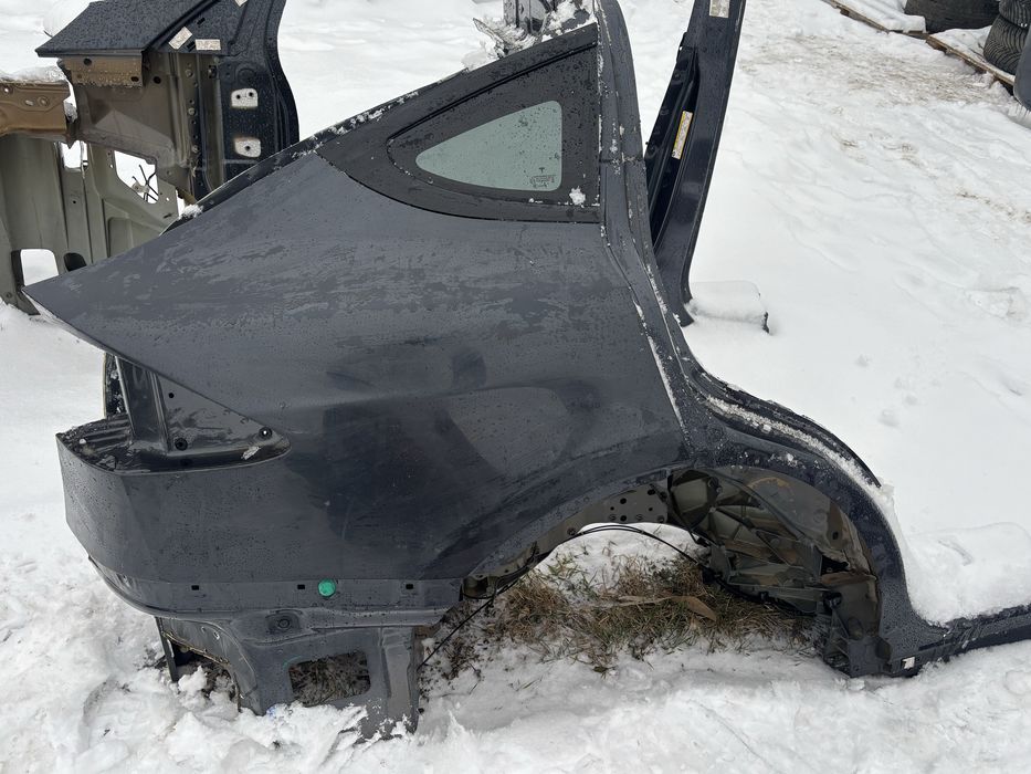 Крыло заднее правое (четверть) Tesla X 24р. Колір PN-01 графіт.