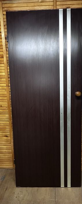 Продам б/у двері