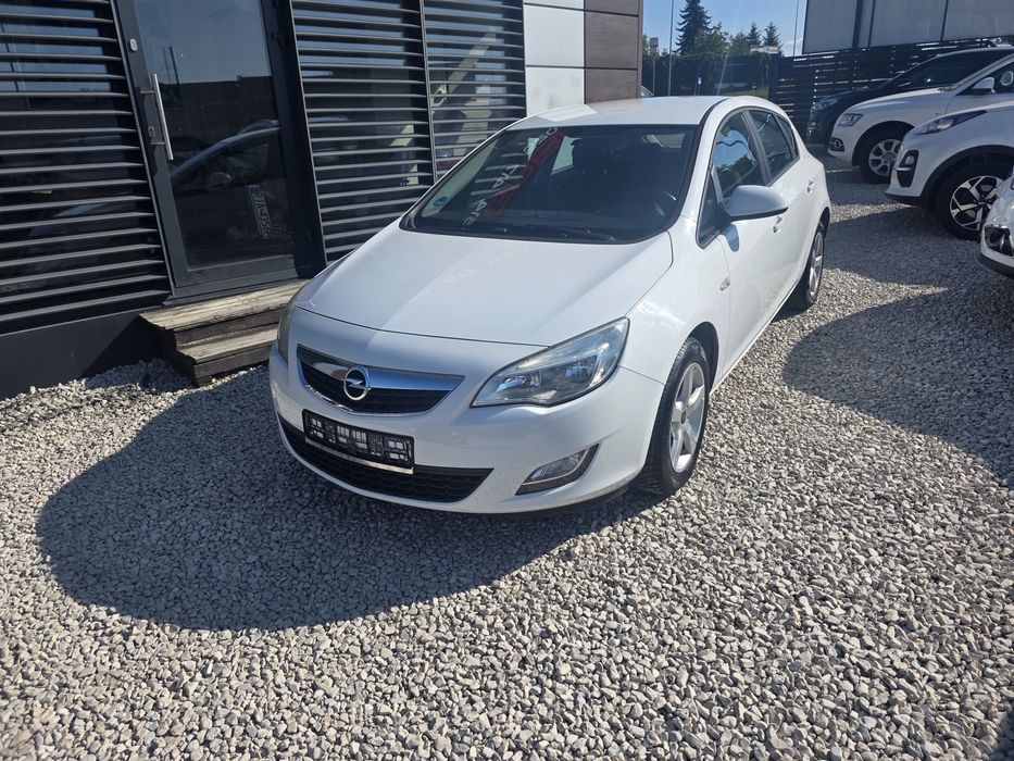 Sprzedam opla astra z silnikem 1.6B 105km