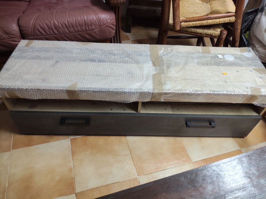 Móvel de televisão como novo